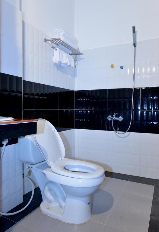Happy​​ Family Guesthouse Kampot Eksteriør billede