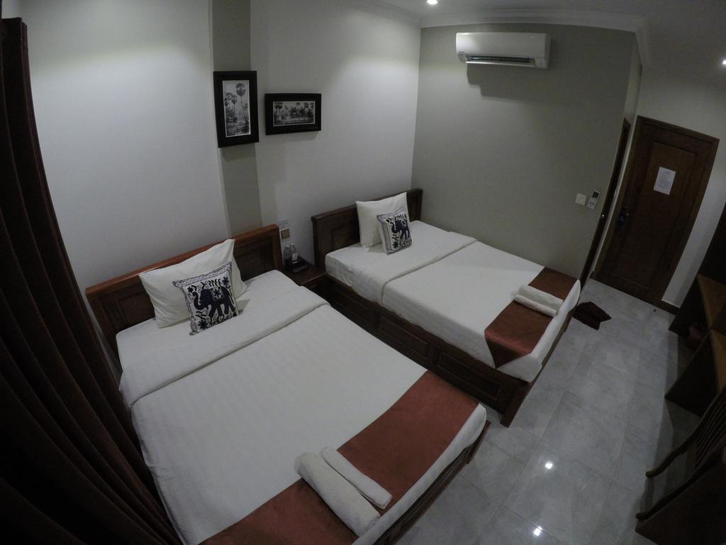 Happy​​ Family Guesthouse Kampot Eksteriør billede