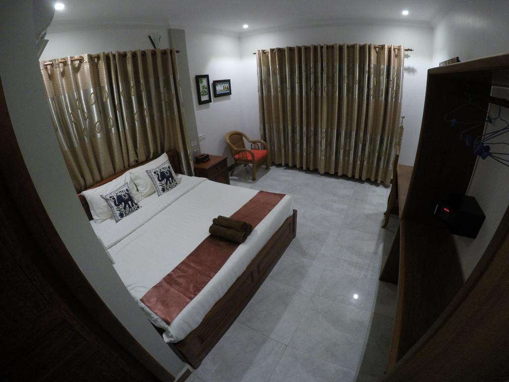 Happy​​ Family Guesthouse Kampot Eksteriør billede